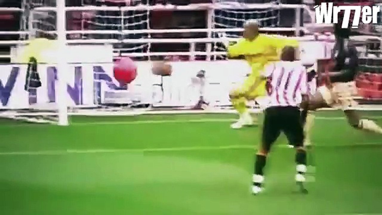 Goals Scored By Non Footballers • Ball Boy _ Referee _ Manager _ HD