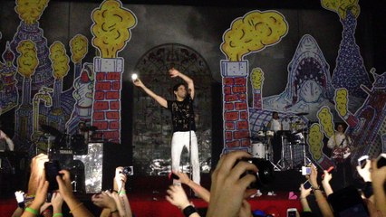 MIKA zénith de Paris 18 octobre 2015 underwater