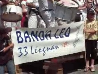 BANDA LEO CONDOM 07 PODIUM MUSICALITE