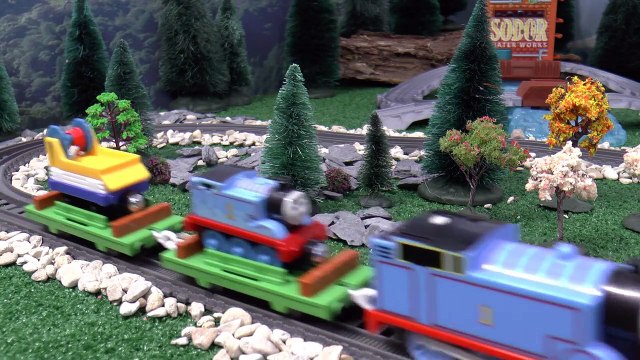 Thomas and Friends Accidents and Rescues with Peppa Pig Minions Batman and Juguetes de Car