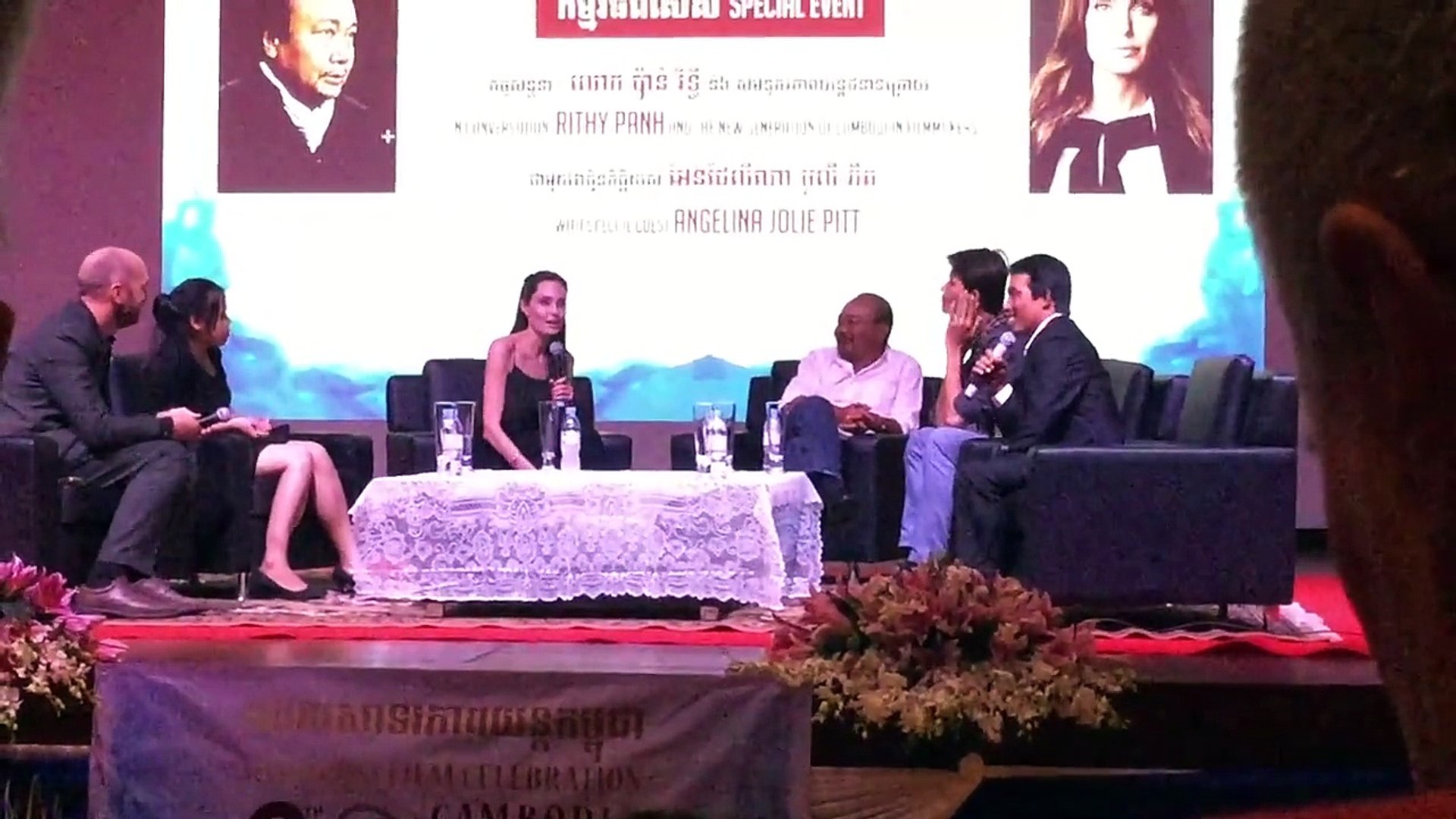 ⁣Angelina Jolie shouted out to Brad Pitt