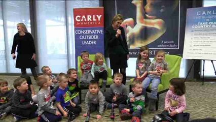 La precandidata republicana Carly Fiorina apoya el derecho a la vida en Iowa