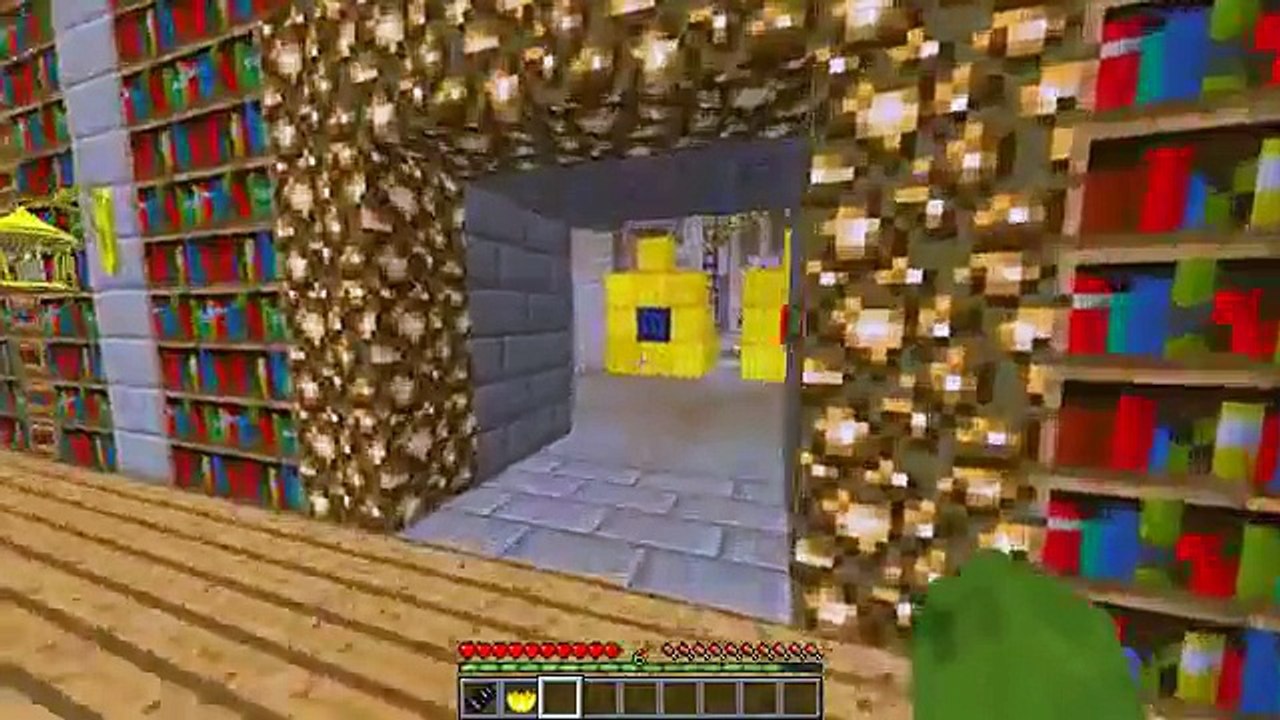 Minecraft School : RETURNING THE CROWN (Custom Roleplay)