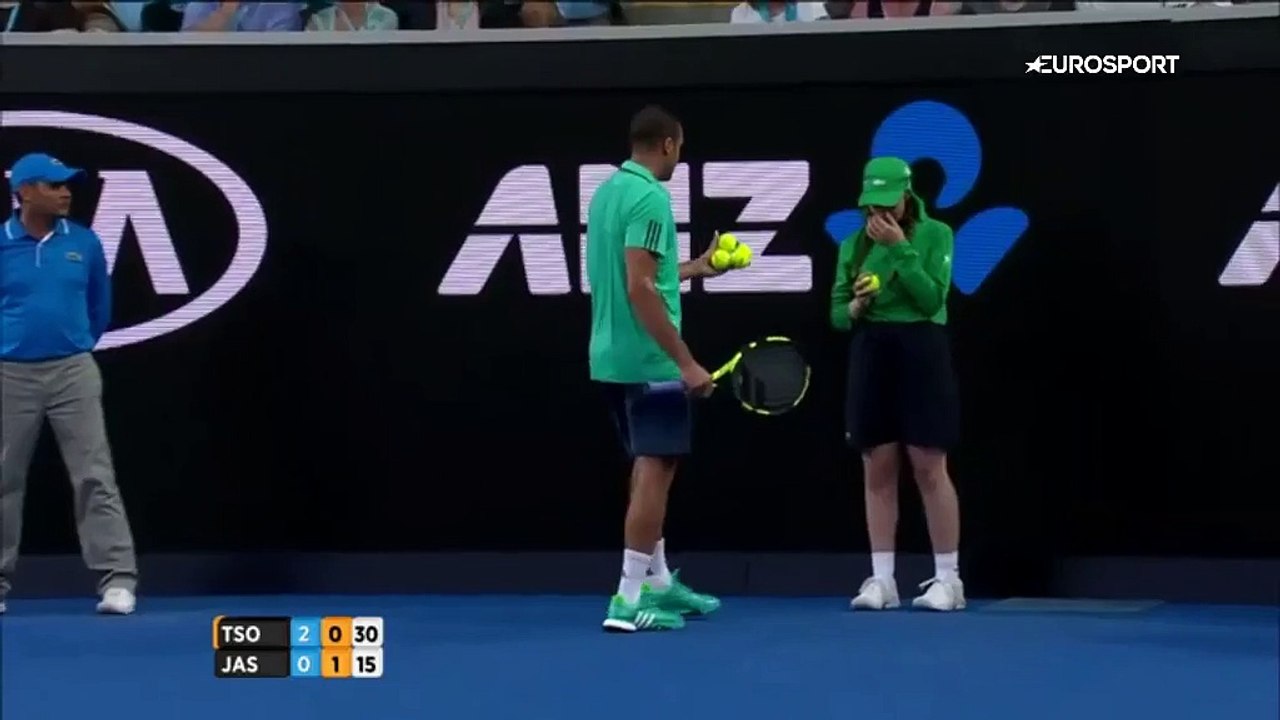 Le beau geste de Tsonga pour une ramasseuse de balles