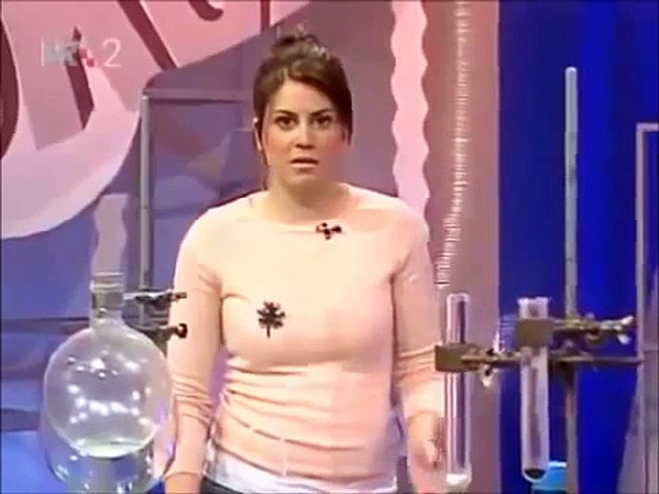 Croatian girl Zlata Muck faints on live tv