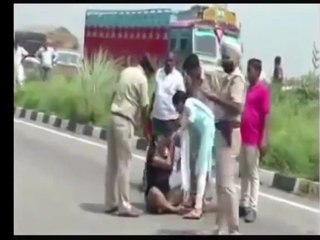 Desi Girl Blocks Delhi Chandigarh Highway