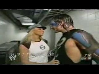 Jeff Hardy & Trish Stratus Kiss