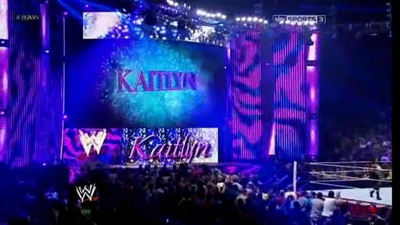 WWE Layla, Kaitlyn vs Alicia Fox show