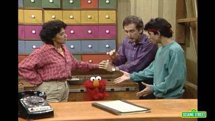 Sesame Street: Elmo Can Be Quiet and Loud