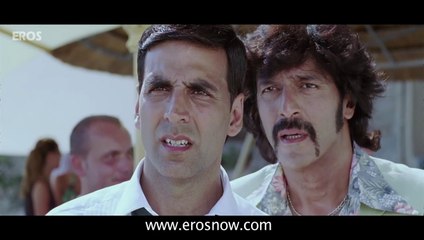 Hot Jiah Khan in bikini on the beach - Housefull