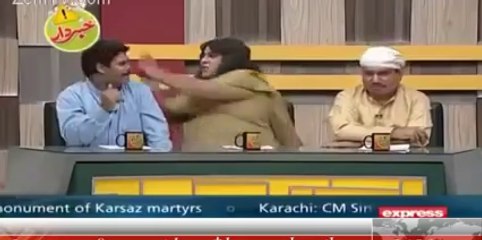 Why Masoom Wife beat his Husband? Nasir Chinyoti & Agha Majid performance