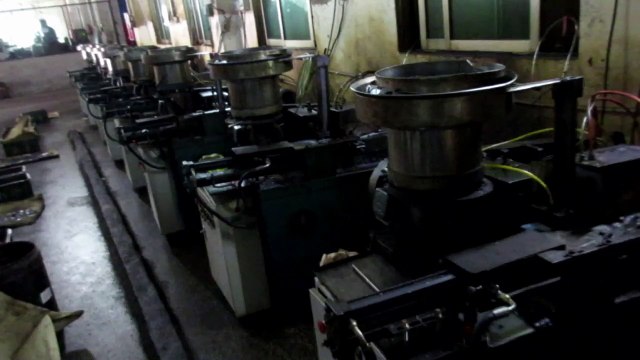 Furniture Hardware, Furniture Fittings and Cabinet Hardware - China: Glass Sliding Doors Locks / Production 7