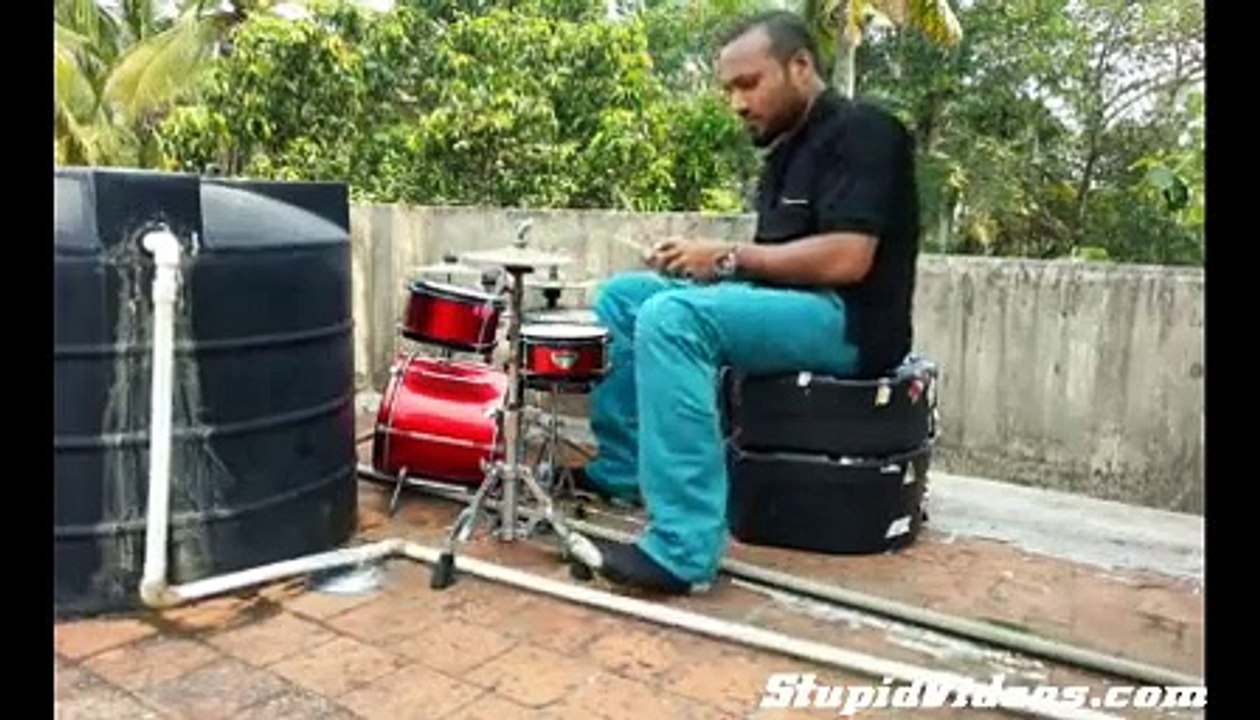 Jam Session with Rhythmic Pipe on Roof