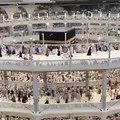 khubsurat manzir khana kabba k gird kis tarah log chakir laga rahy hain