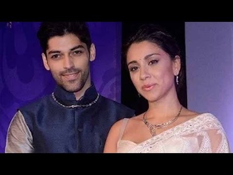 Amrita Puri & Smaran Display Platinum Bridal Jewellery !