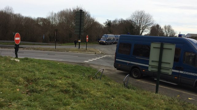 Crise agricole. Les forces de l'ordre en place à Kernilien à Guingamp