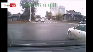 Auto-ongelukken in Rusland herfstCar Crash Compilation00_10_47.240)