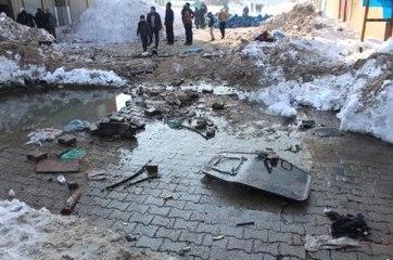 Yüksekova'da Polis Konvoyunun Geçişi Sırasında Patlama