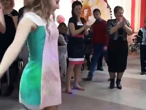 Вот как надо танцевать на русскую свадьбу