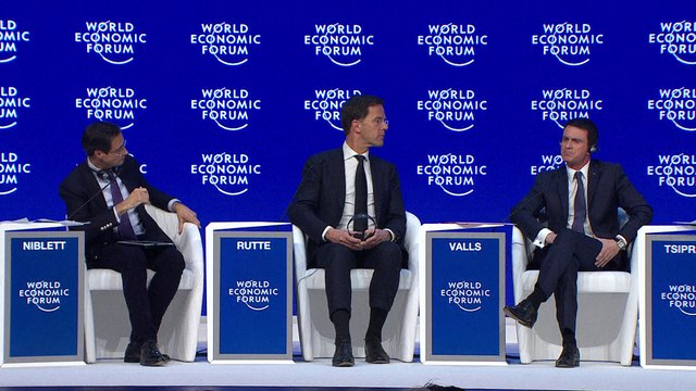 A Davos, Valls juge que le Brexit serait un drame