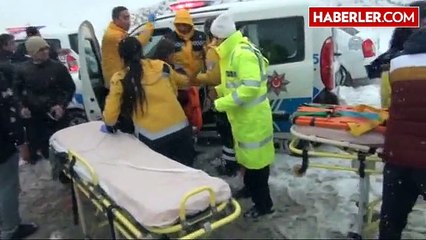 Elmadağ'da Midibüs Devrildi: 17 Yaralı