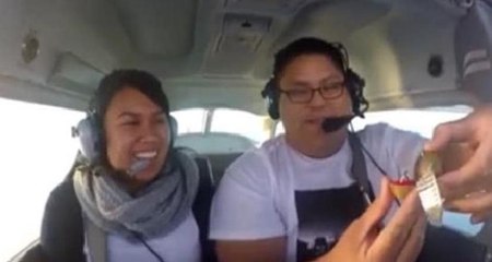 Uçakta romantik teklif