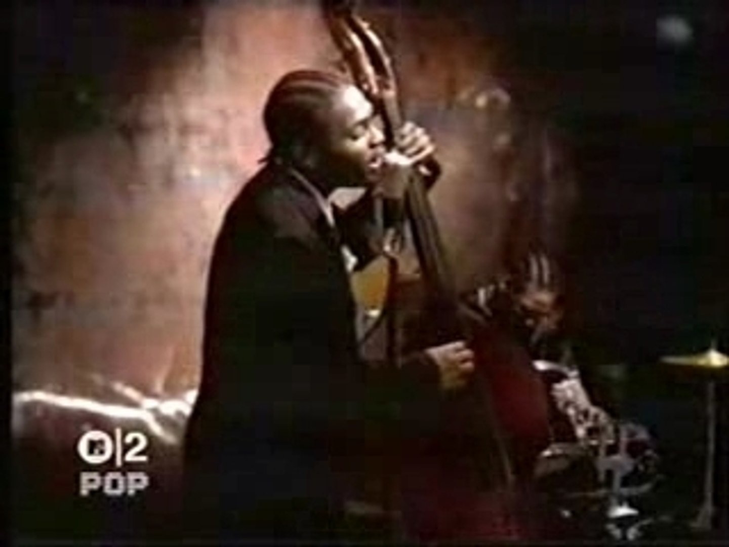 D'Angelo-Me and those dreamin,eyes of mine - Vídeo Dailymotion