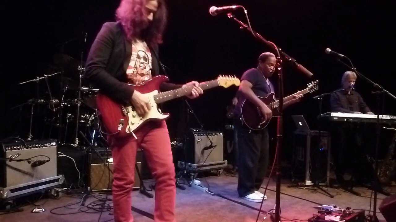 BANNED FROM UTOPIA -Fall Tour 2015- ZOMBIE WOOF