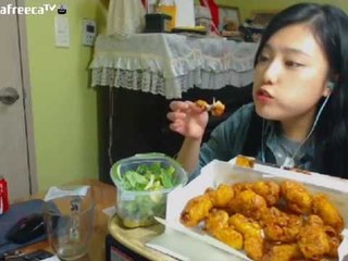 터민 교촌 허니콤보 치킨 +샐러드 먹방 (chicken and salad)