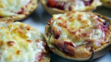 Drug Dealers Turns Themselves In After Getting Too High | What's Trending Now (FULL HD)