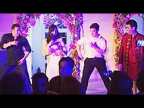 Salman Khan & Aamir Khan Dances With Katrina On Chikni Chameli