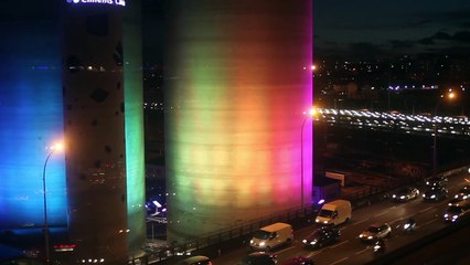 Sous le soleil du périph, reportage sur l'installation illuminée de Laurent Grasso