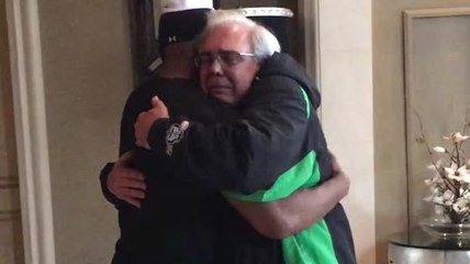 Jamie Foxx comparte momento emocional con el padre del hombre a quien salvó