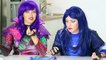 Mal & Evie Oreo Challenge with Real Life Descendants Whats in my Mouth. DisneyToysFan.