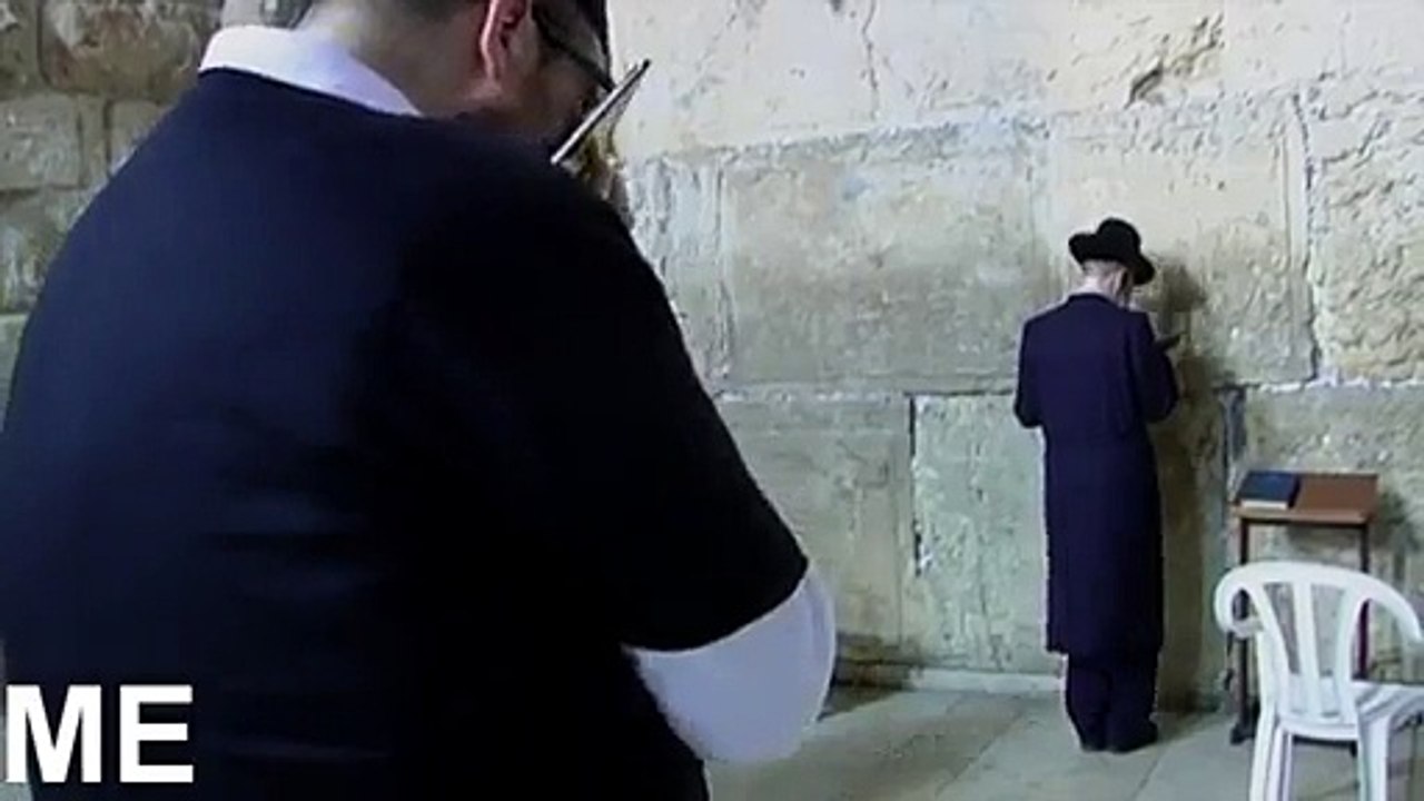 OMG Jews praying at the Wailing Wall