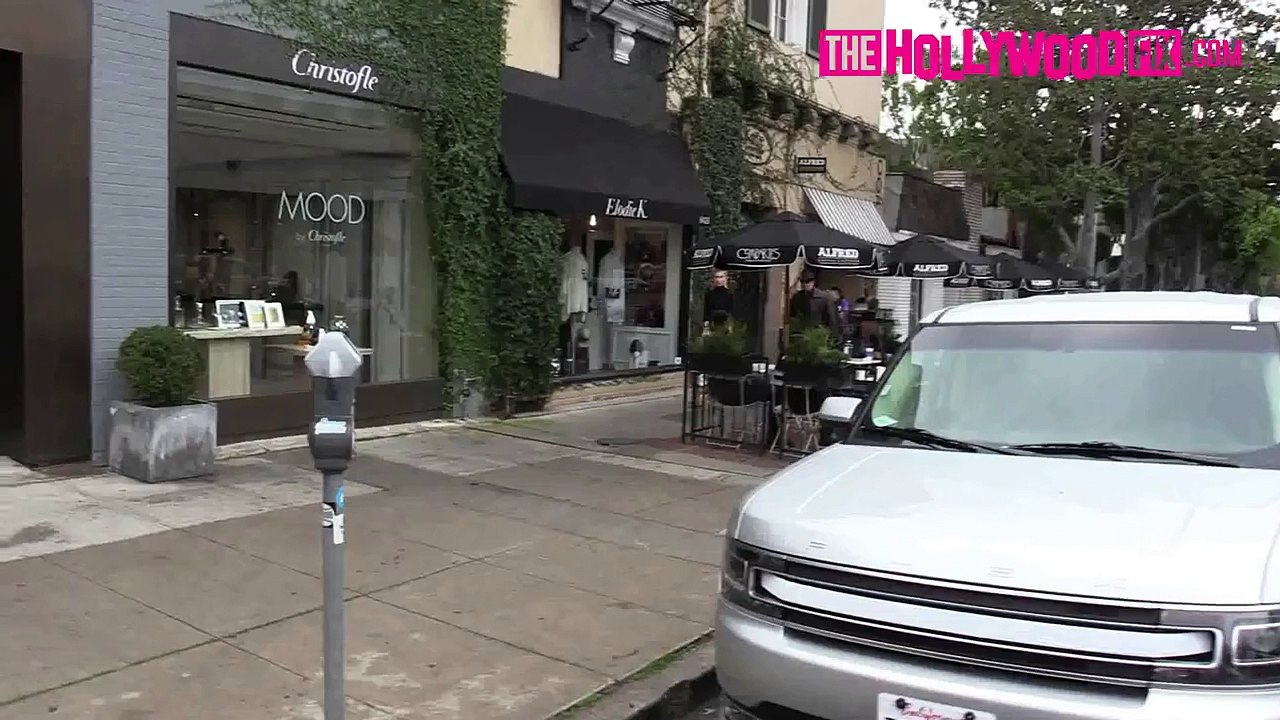 Hailey Baldwin Downgrades From A Mercedes-Benz To A Ford Flex & Visits A Male Friend 1.19.
