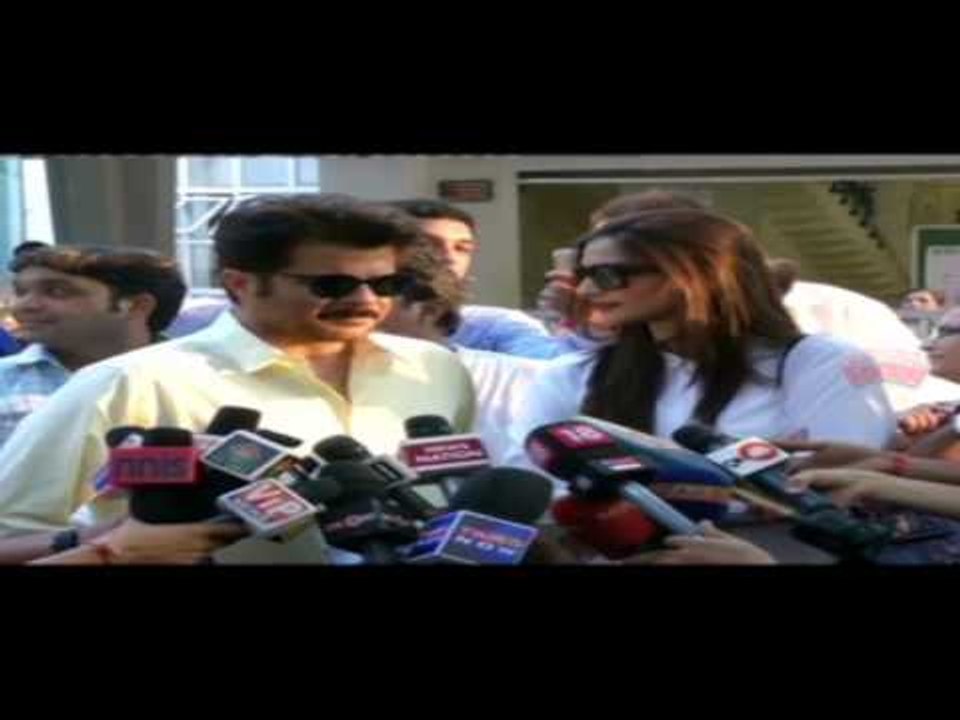 Assembly (Vidhan Sabha) Elections 2014 - Bollywood Voting | Shahrukh, Deepika, Priyanka & Sachin