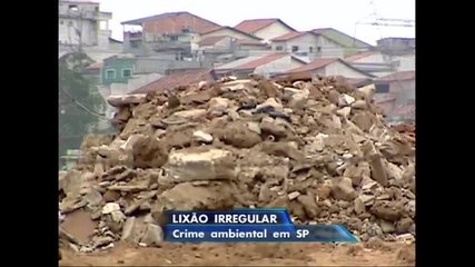 Polícia apreende caminhões que jogavam entulho em área de preservação ambiental