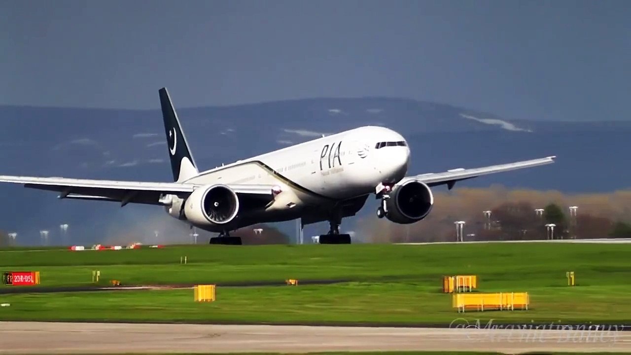 Pakistan International Airlines (PIA) 777-300ER Land at Manchester Airport | MAN/EGCC