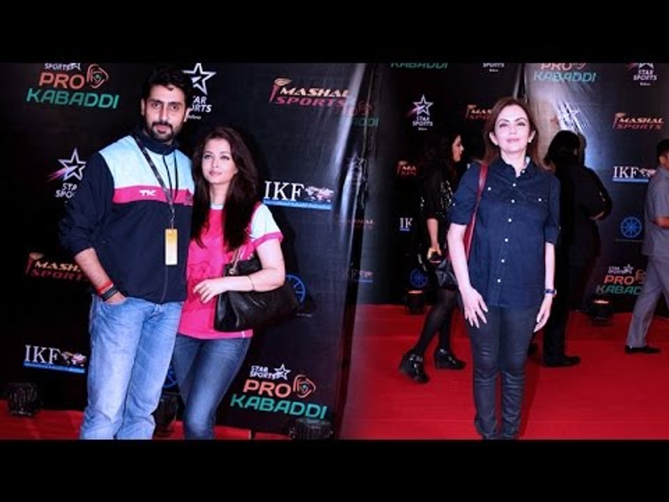 Aishwarya Rai,Abhishek Bachchan,Nita Ambani @ P...