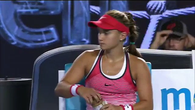Lauren Davis enjoys some almond butter while waiting for Sharapova | Australian Open 2016 (720p Full HD)