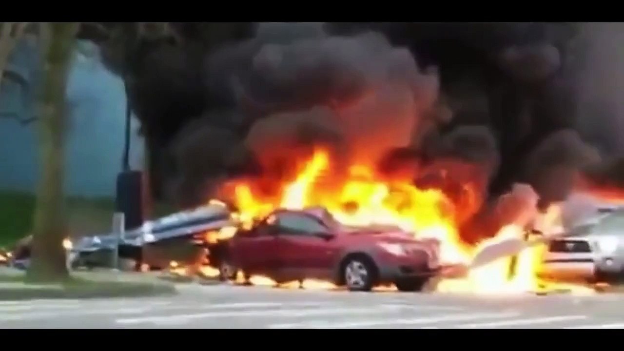 Two Killed In Tragic Seattle Helicopter Crash Near Space Needle (RAW FOOTAGE)