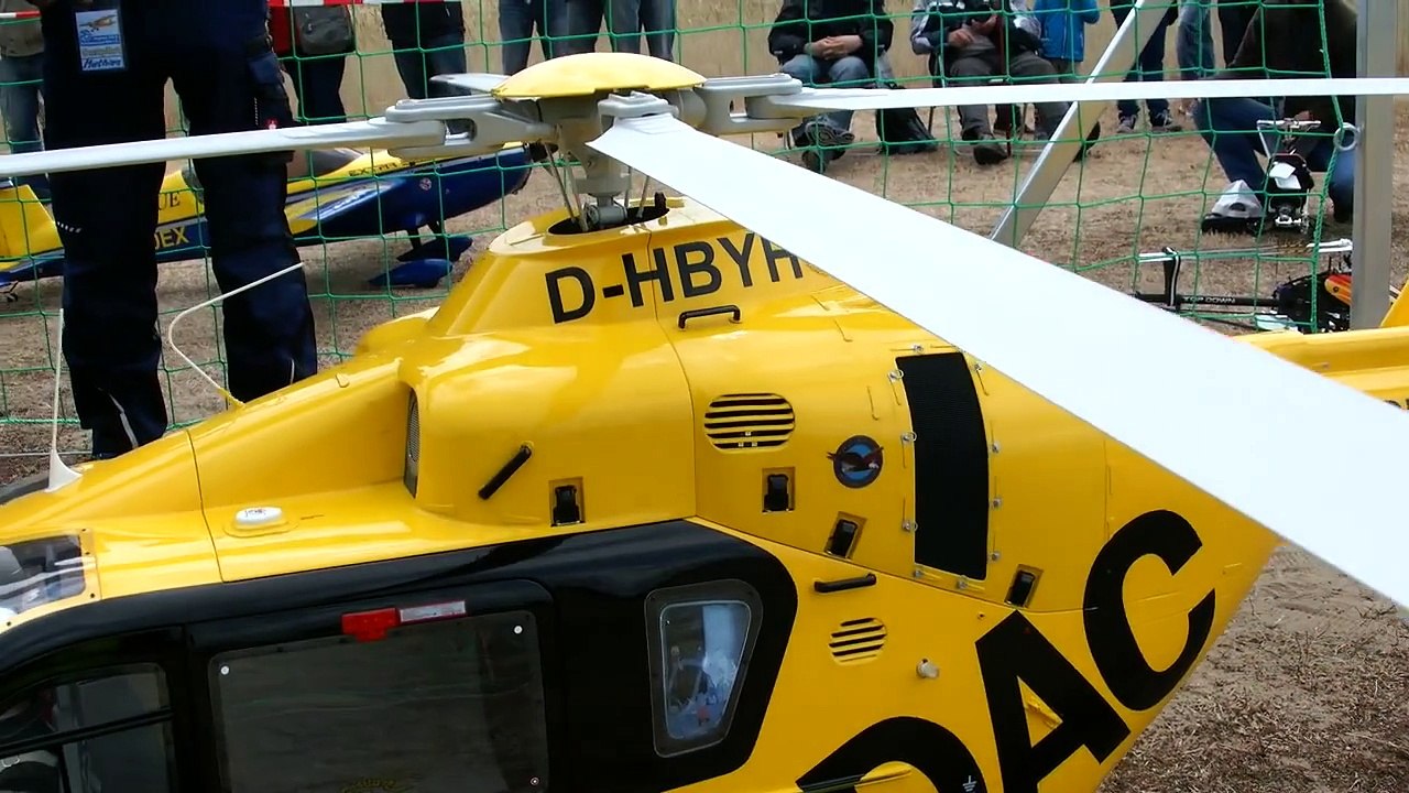 EC 135 GIGANTIC RC VARIO SUPER SCALE 1:4 ELECTRIC MODEL HELICOPTER FLIGHT / June 2016 *108