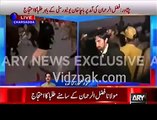 Students Bashing Maulana Fazal ur Rehman When He Came To Bacha Khan University After Attack