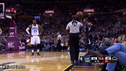 Chris Paul Breaks Dellavedova