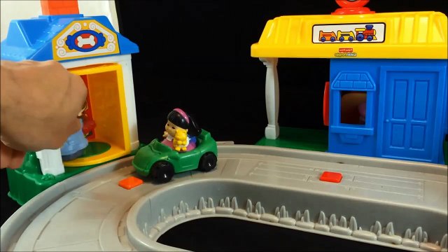 lucie a perdu son chien... Lucy lost her puppy Little people Fisher price toys jouets 장난감 той