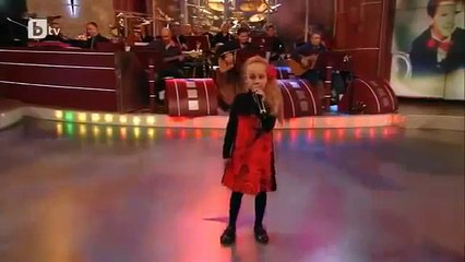 Adorable Little Girl Sings \"GANGNAM STYLE\" by PSY ❤