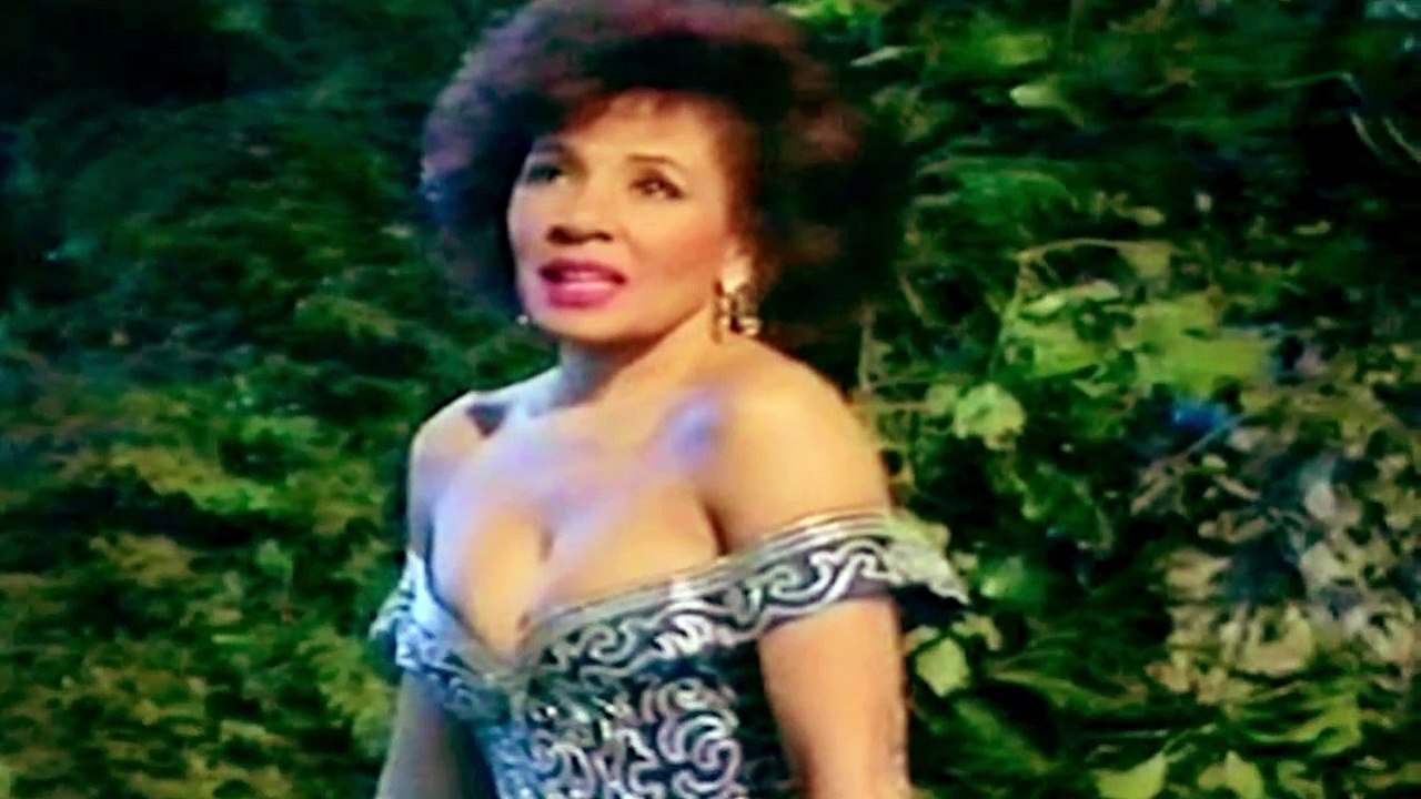 Shirley Bassey - Isn't It A Shame (1976 Recording)