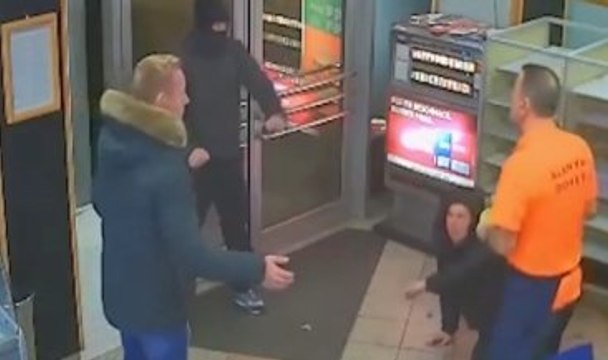 Türk Döner Ustası, Neo-Nazileri Döner Bıçağıyla Dövdü