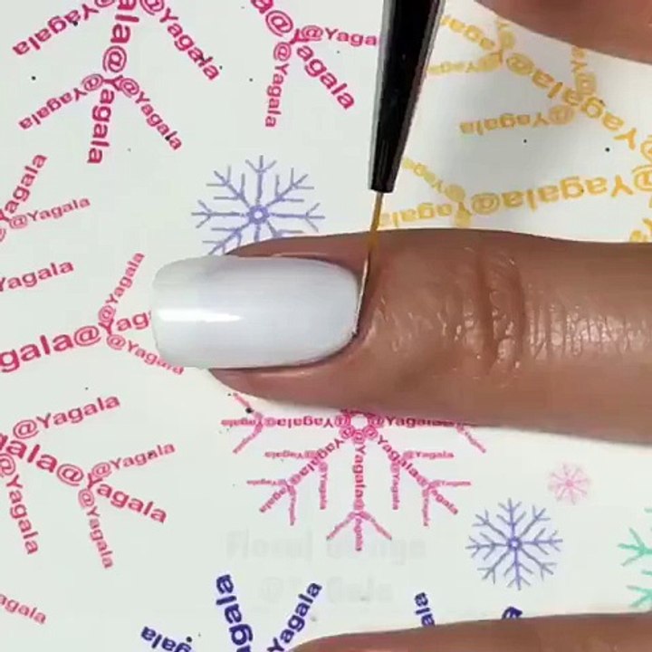 Flora Design Nails